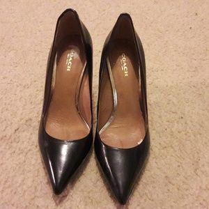 Coach pumps